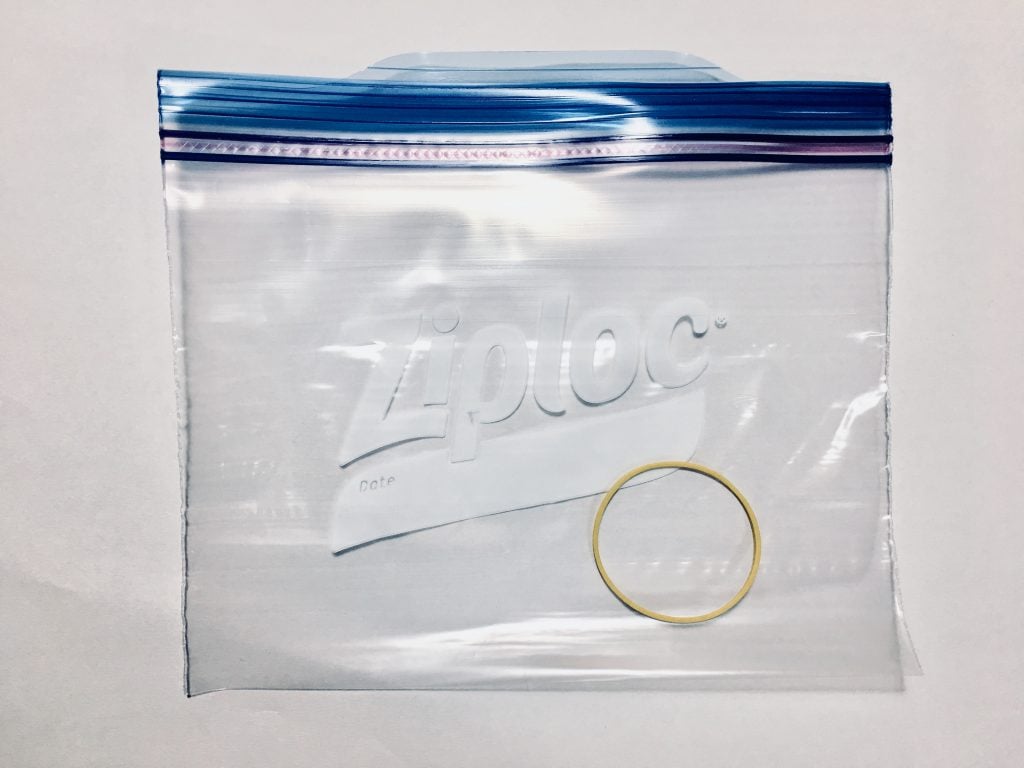 ubereats用アイテム　ジップロックと輪ゴム