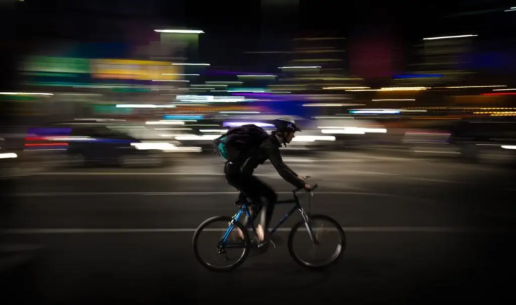 UberEats配達員レベル分け　上級＋　疾走する自転車