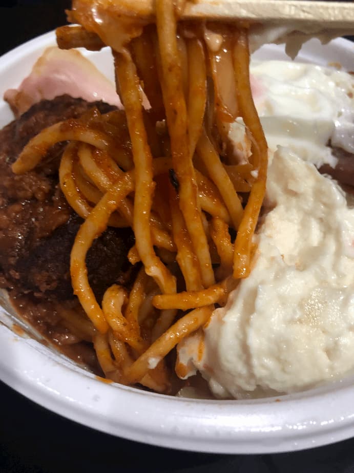 パンチョ全部のせパスタのアップ