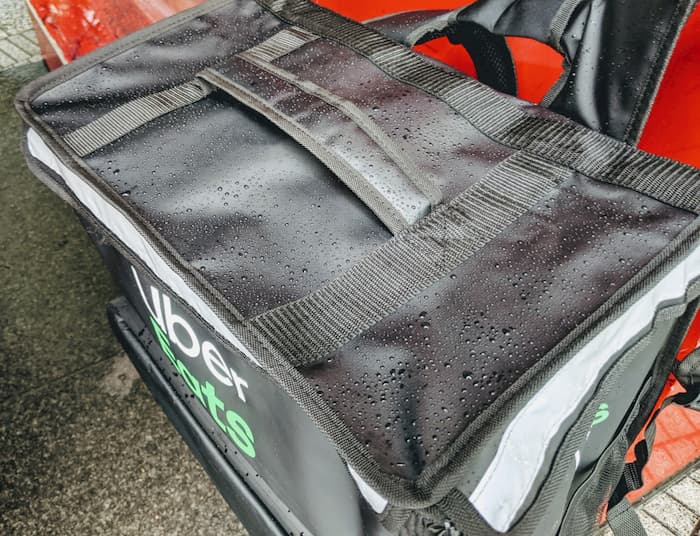 新型ウバッグ　ウーバーイーツ配達バッグ　防水