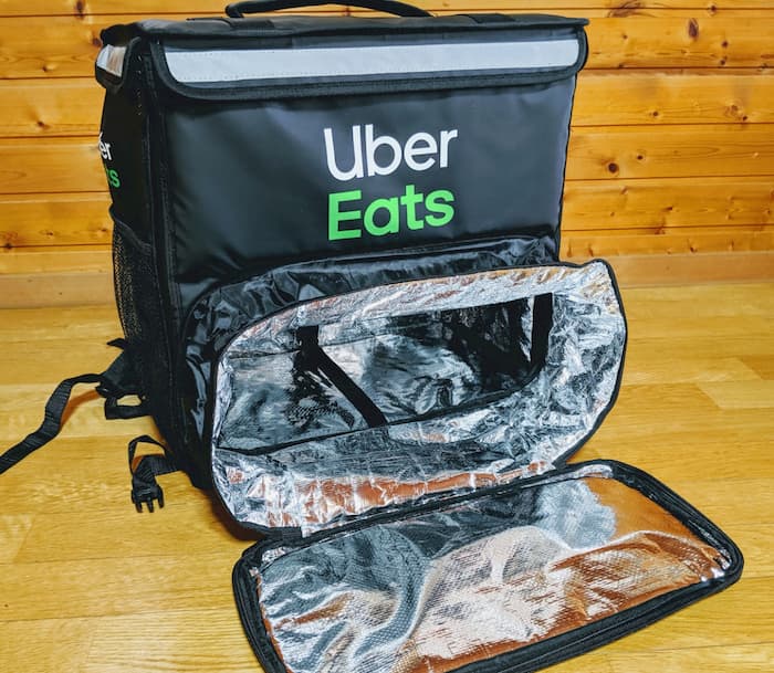 ウーバーイーツ　バッグ　下段　開ける
