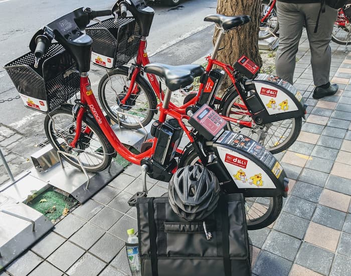 札幌到着後40時間経ってようやく配達バッグの出番！